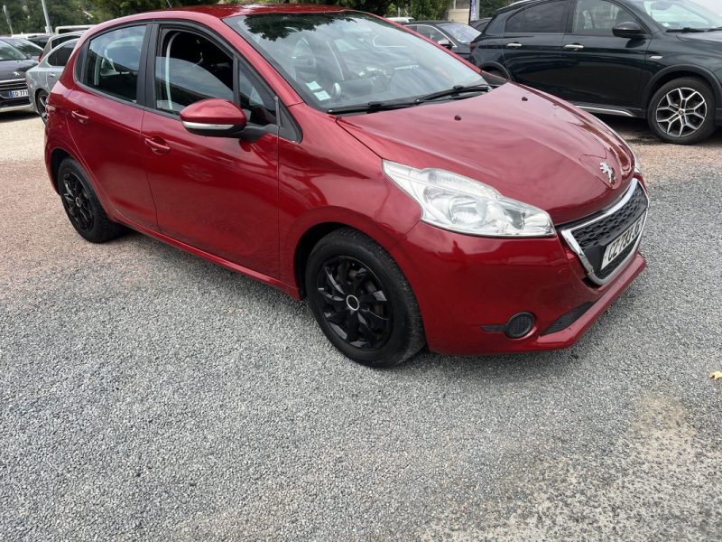 PEUGEOT 208 I 1.2 2013