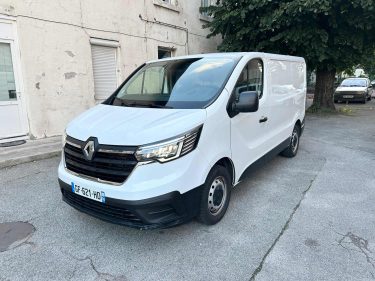 RENAULT TRAFIC III 2.0 DCI 130 03/2022 PRIX HT : 13325 € PRIX TTC : 15990 €