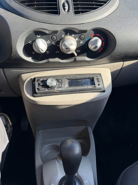 RENAULT TWINGO II 1.2 16V 76CV BOITE AUTOMATIQUE 2008