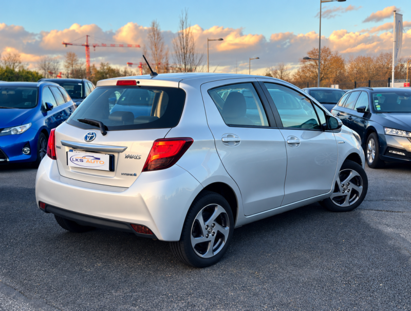 TOYOTA YARIS III 1.5 HYBRID 100h DESIGN