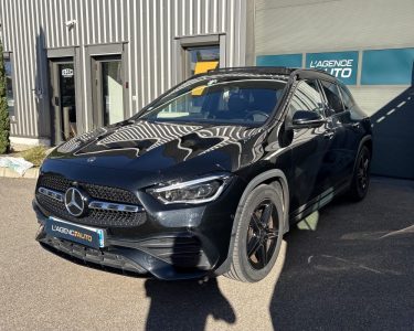 Mercedes GLA 200d AMG Line 2022 — 1ère main - 4 pneus neufs -  Entretien MERCEDES - Toit panoramique