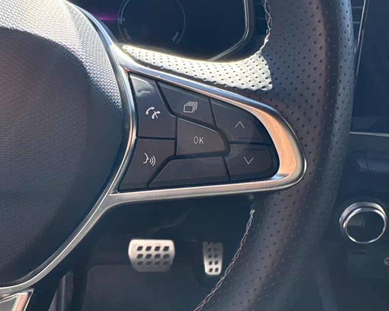 Renault Clio E-Tech 145ch Esprit Alpine 2024 —Caméra 360° - Park Assist - Sièges sports - CARPLAY
