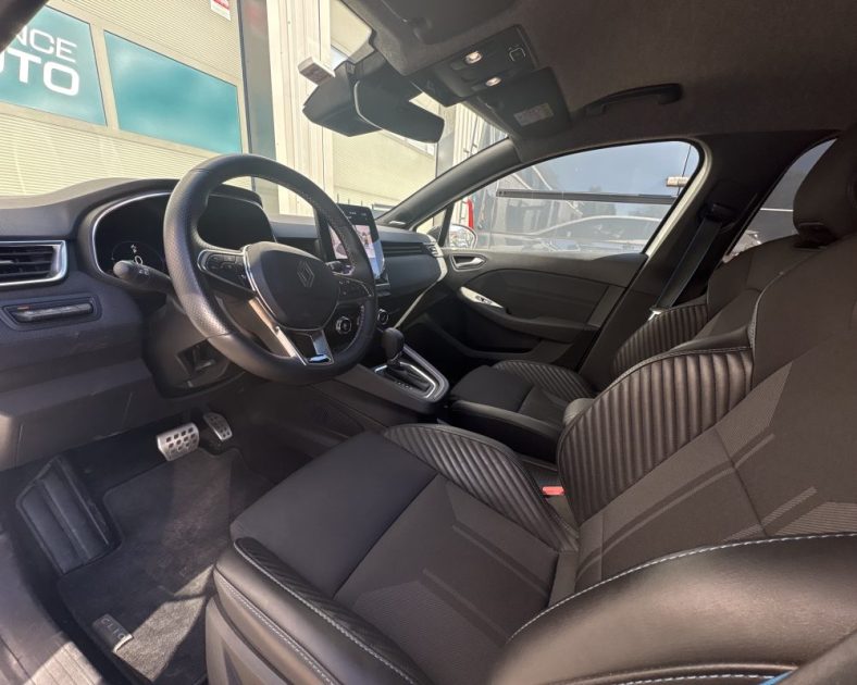 Renault Clio E-Tech 145ch Esprit Alpine 2024 —Caméra 360° - Park Assist - Sièges sports - CARPLAY
