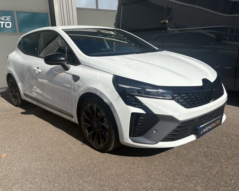 Renault Clio E-Tech 145ch Esprit Alpine 2024 —Caméra 360° - Park Assist - Sièges sports - CARPLAY