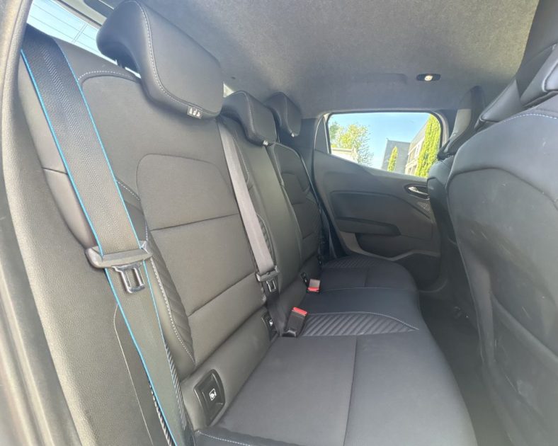 Renault Clio E-Tech 145ch Esprit Alpine 2024 —Caméra 360° - Park Assist - Sièges sports - CARPLAY