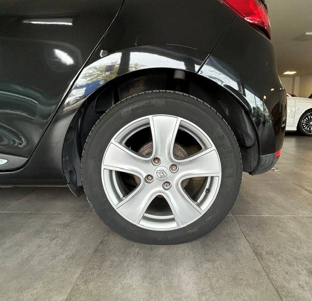 RENAULT CLIO IV 1.5 DCI 90 ENERGY INTENS ECO2 90G 2014