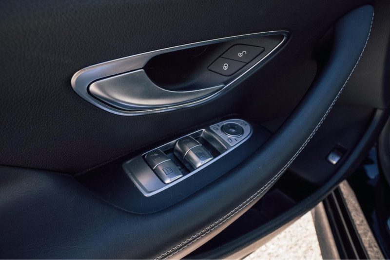 MERCEDES CLASSE E COUPÉ 220D 4 MATIC / TOIT OUVRANT / BURMEISTER / sièges électriques 