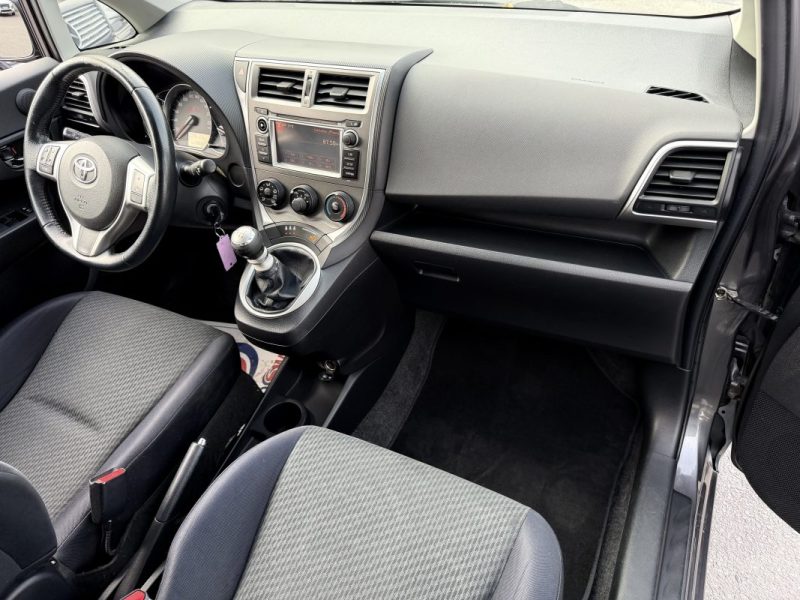 TOYOTA VERSO-S 1.4 D4D 90 CH 2011