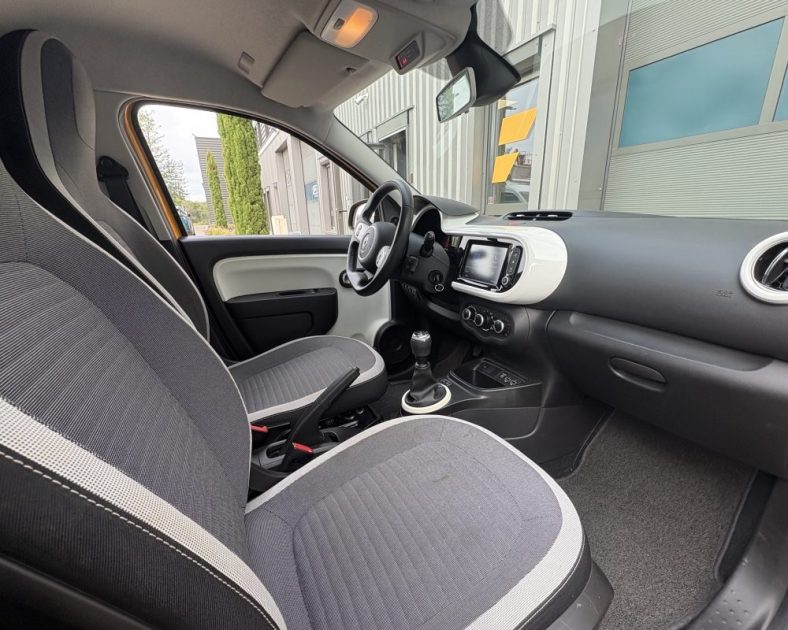 Renault Twingo III 1.0 SCe 75ch Intens 2020 —Grand écran CARPLAY - CT VIERGE - 2 pneus neufs