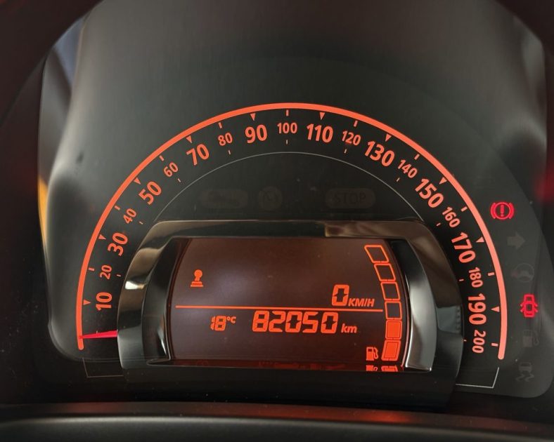 Renault Twingo III 1.0 SCe 75ch Intens 2020 —Grand écran CARPLAY - CT VIERGE - 2 pneus neufs