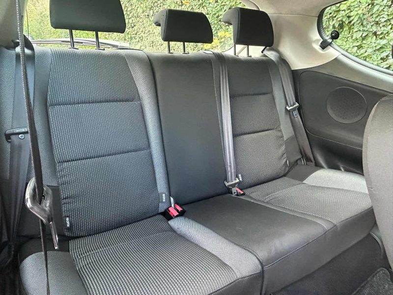 PEUGEOT 207  2011