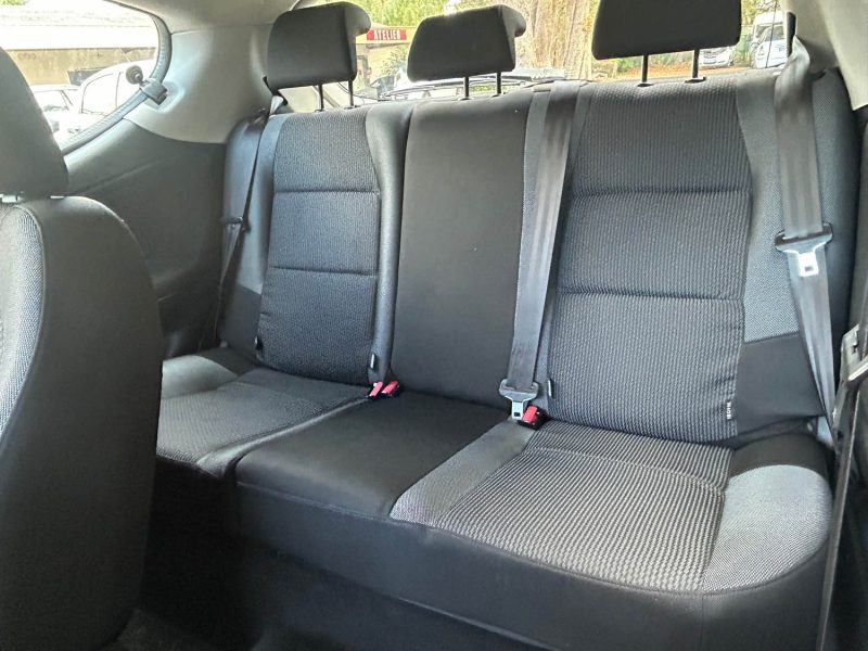 PEUGEOT 207  2011