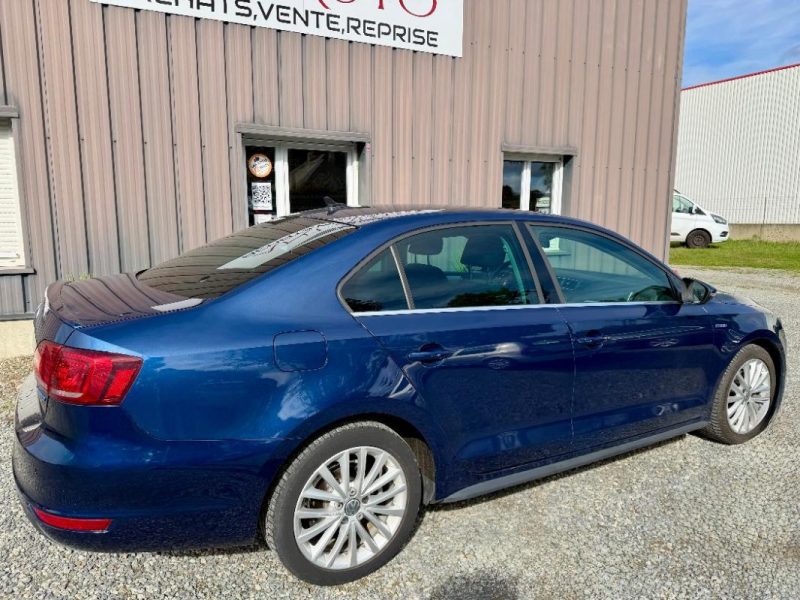 VOLKSWAGEN  JETTA  1.4 TSI HYBRID HIGHLINE 2015