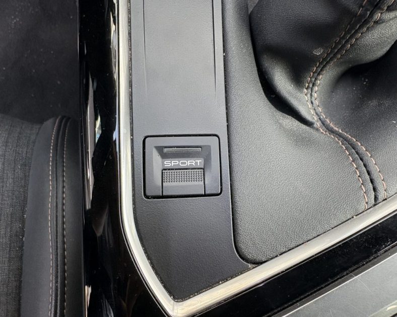 Peugeot 3008 1.5 BlueHDi 130ch GT Line 2019 — Entretien PEUGEOT - Attelage - 2ème main