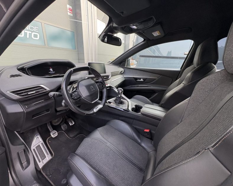 Peugeot 3008 1.5 BlueHDi 130ch GT Line 2019 — Entretien PEUGEOT - Attelage - 2ème main