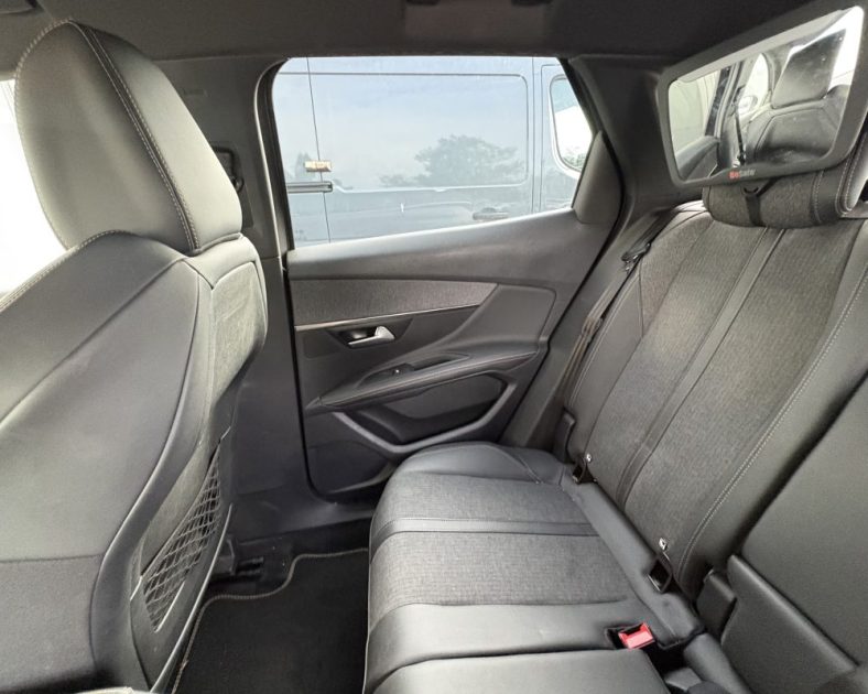 Peugeot 3008 1.5 BlueHDi 130ch GT Line 2019 — Entretien PEUGEOT - Attelage - 2ème main