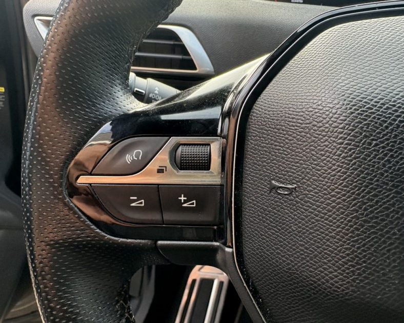 Peugeot 3008 1.5 BlueHDi 130ch GT Line 2019 — Entretien PEUGEOT - Attelage - 2ème main