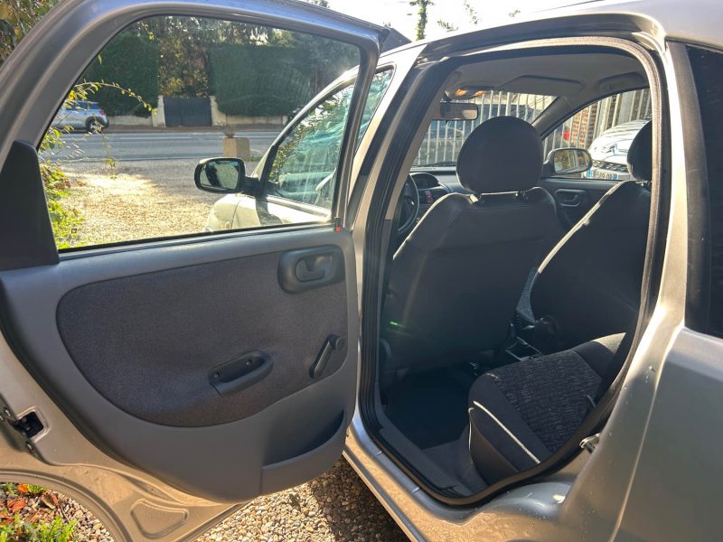 OPEL CORSA C 1.7 DI 2002