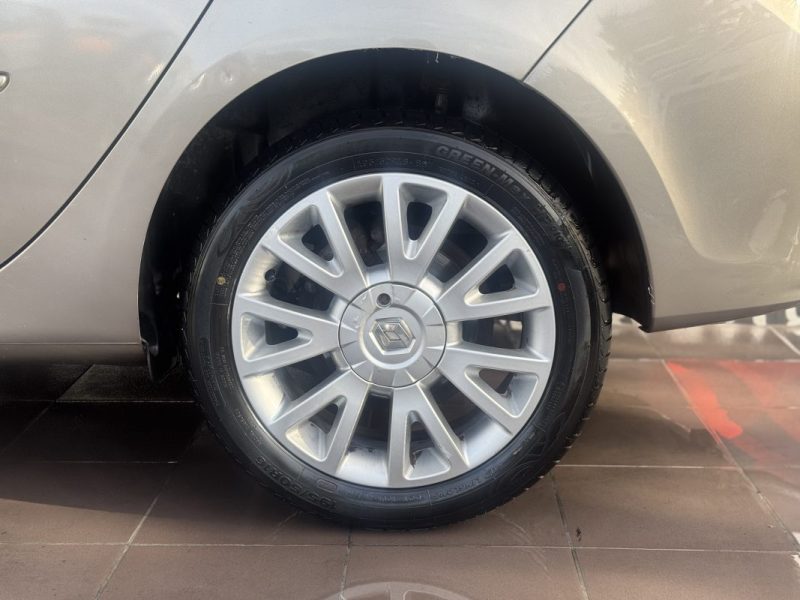 RENAULT CLIO III GRANDTOUR 1.2 16V 2009