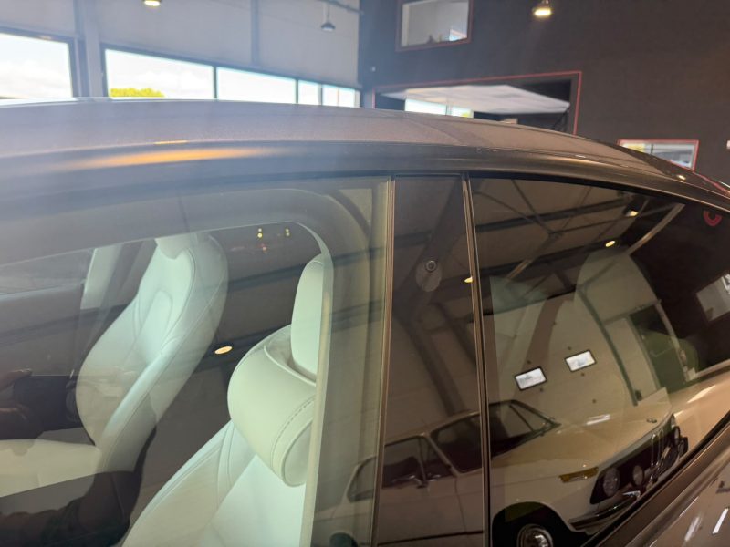Tesla Model Y Long Range Dual Motor AWD avec options Capacité de conduite entièrement autonome 