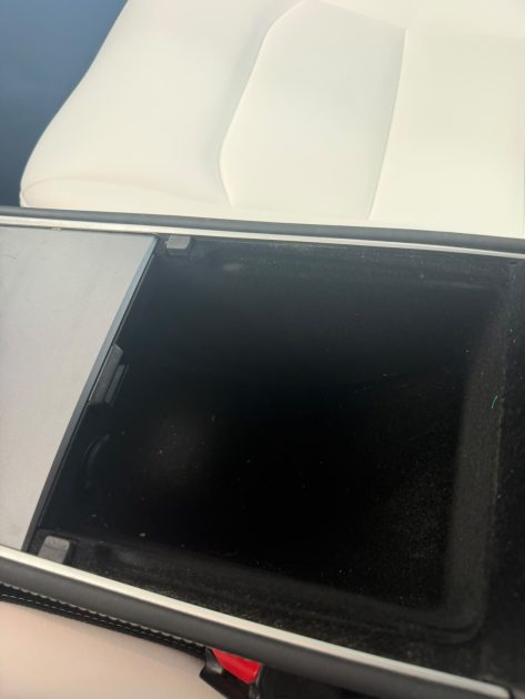 Tesla Model Y Long Range Dual Motor AWD avec options Capacité de conduite entièrement autonome 