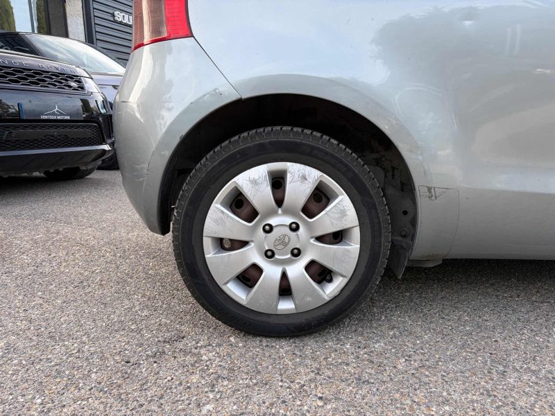 TOYOTA YARIS 1.3 VVT-I 