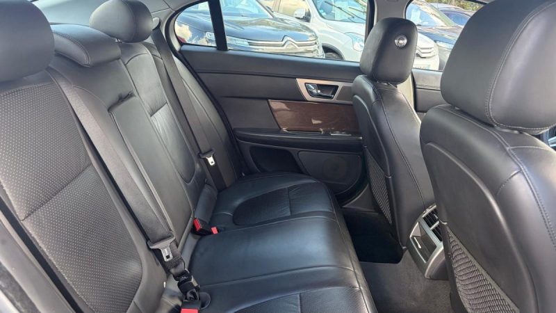 JAGUAR XF I 3.0 D 2010