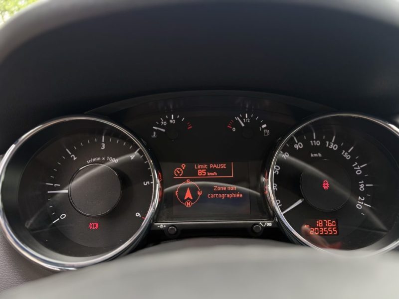 PEUGEOT 3008 1.6 HDI 112 cv ALLURE 