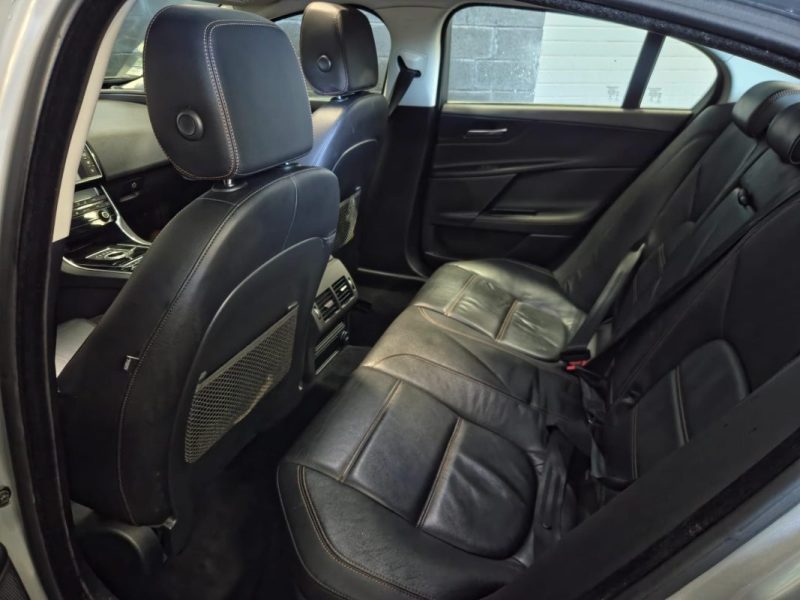 JAGUAR XE 2.0D 180Ch PRESTIGE BVA8 - VENTE A MARCHAND