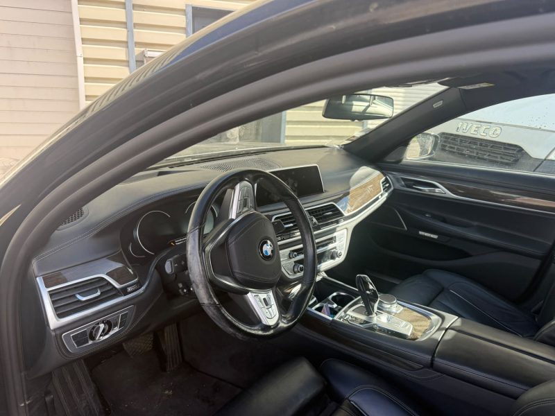 BMW SÉRIE 7 730D XDRIVE EXCLUSIVE – RÉSERVÉE MARCHANDS / EXPORT