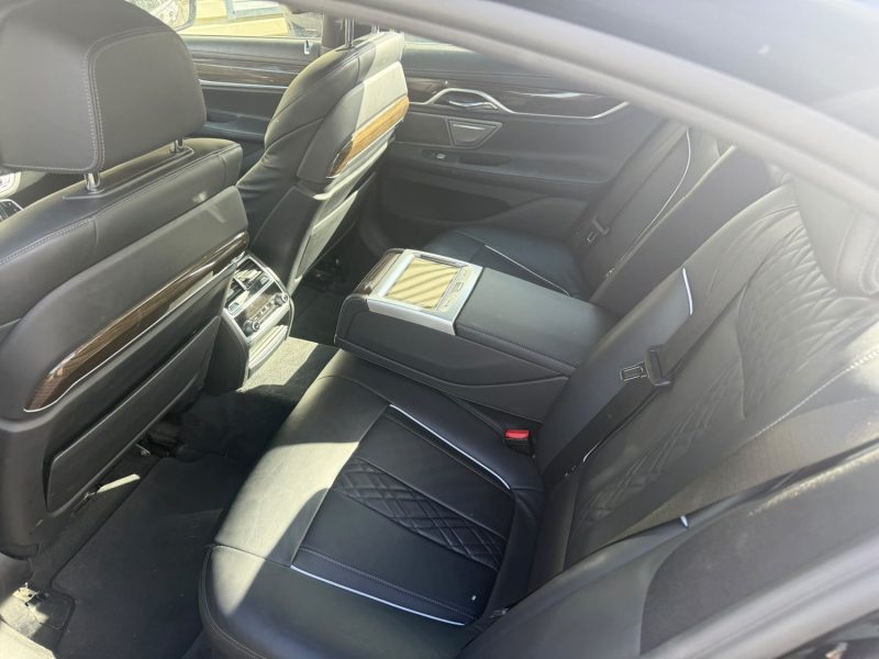 BMW SÉRIE 7 730D XDRIVE EXCLUSIVE – RÉSERVÉE MARCHANDS / EXPORT