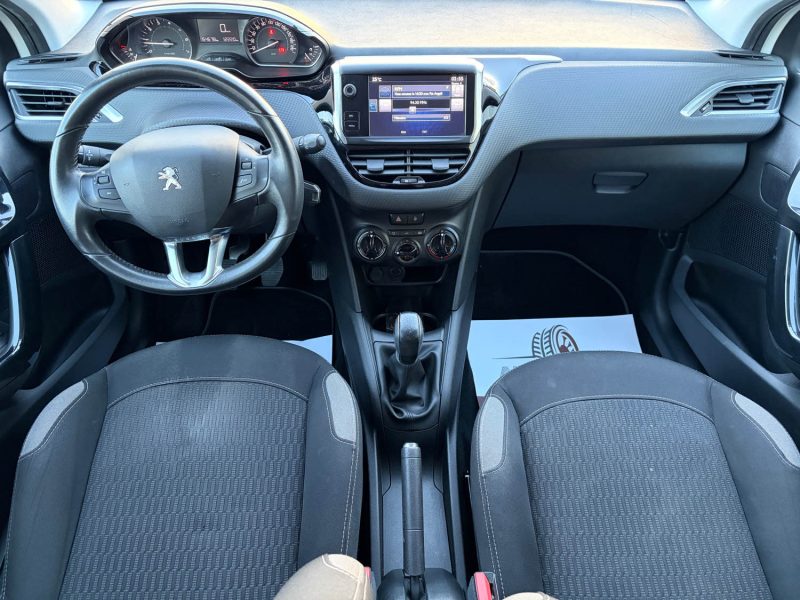 PEUGEOT 208 1.2i  82CH STYLE