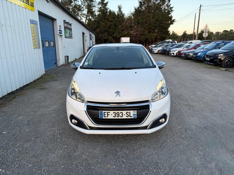 PEUGEOT 208 1.2i  82CH STYLE