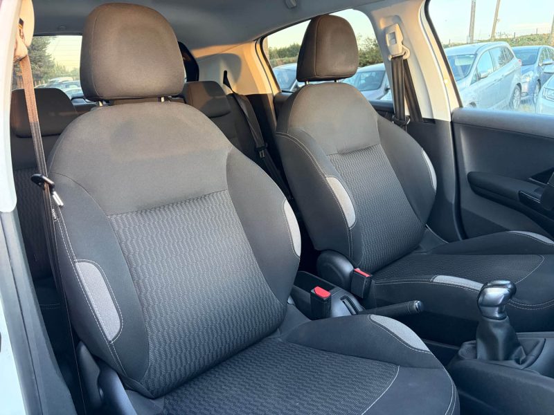 PEUGEOT 208 1.2i  82CH STYLE