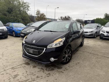 PEUGEOT 208 I 1.2i / Garantie 3/12 Mois