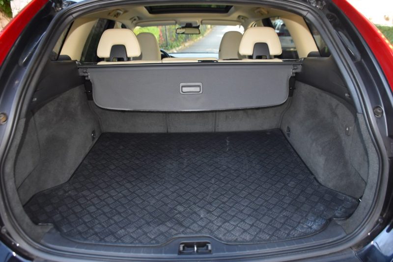 VOLVO XC60 D5 AWD SUMMUM GEARTRONIC  215 