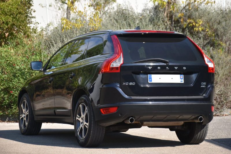 VOLVO XC60 D5 AWD SUMMUM GEARTRONIC  215 