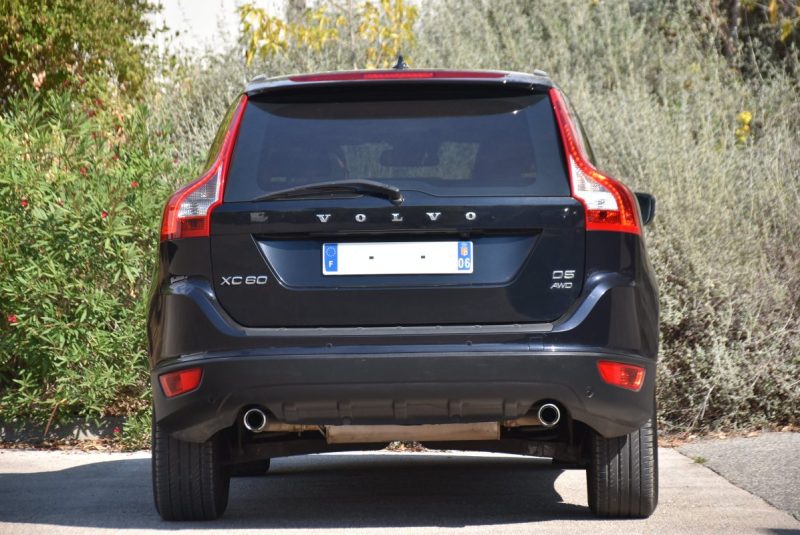 VOLVO XC60 D5 AWD SUMMUM GEARTRONIC  215 