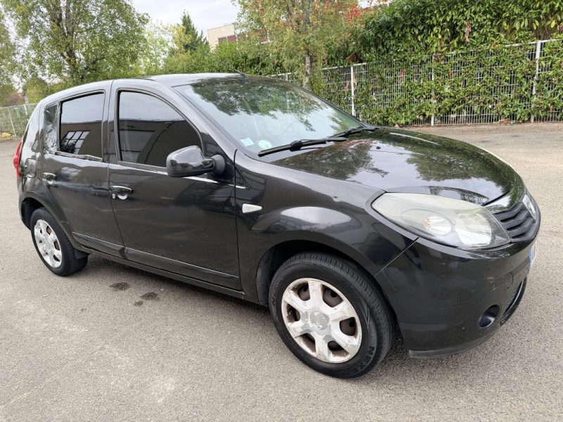 DACIA SANDERO BLACKLINE ÉDITION CLIMATISÉ