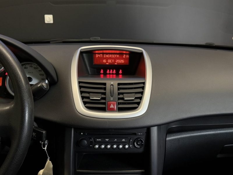 PEUGEOT 207 1.4 VTI 16V 95ch TRENDY 5P
