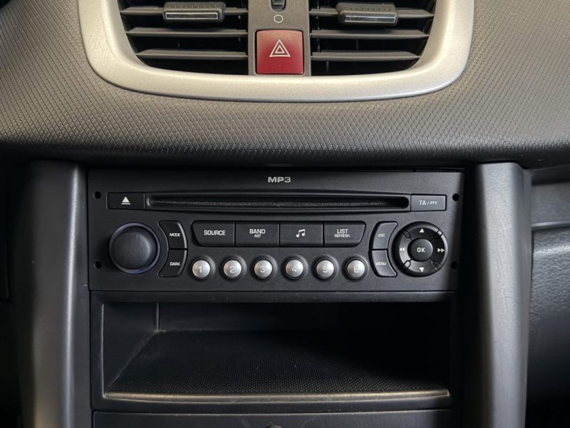 PEUGEOT 207 1.4 VTI 16V 95ch TRENDY 5P