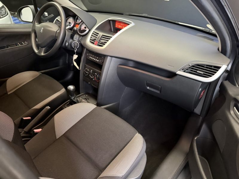 PEUGEOT 207 1.4 VTI 16V 95ch TRENDY 5P