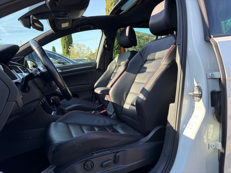 VOLKSWAGEN GOLF 7 GTI PERFORMANCE /TOIT PANO/DYNAUDIO/SUIVI COMPLET/ 