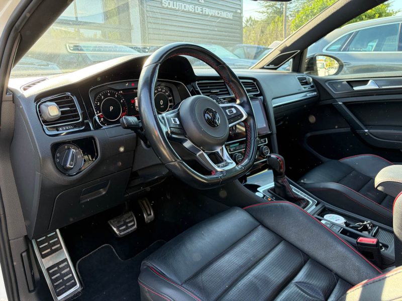 VOLKSWAGEN GOLF 7 GTI PERFORMANCE /TOIT PANO/DYNAUDIO/SUIVI COMPLET/ 