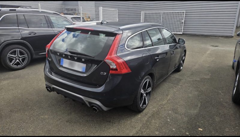 VOLVO V60  D3 150CV S&S GEARTRONIC 6 R-DESIGN 2017