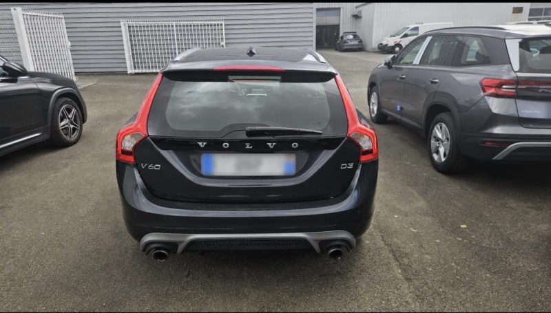 VOLVO V60  D3 150CV S&S GEARTRONIC 6 R-DESIGN 2017