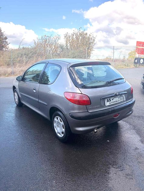 PEUGEOT 206 XR 1.1i 60cv 