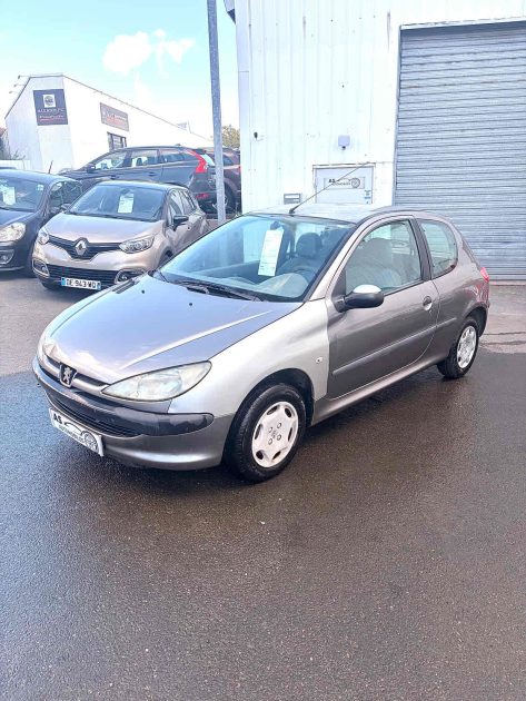 PEUGEOT 206 XR 1.1i 60cv 