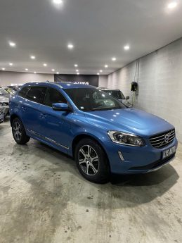 VOLVO XC60 D4 180ch Suivie Complet 