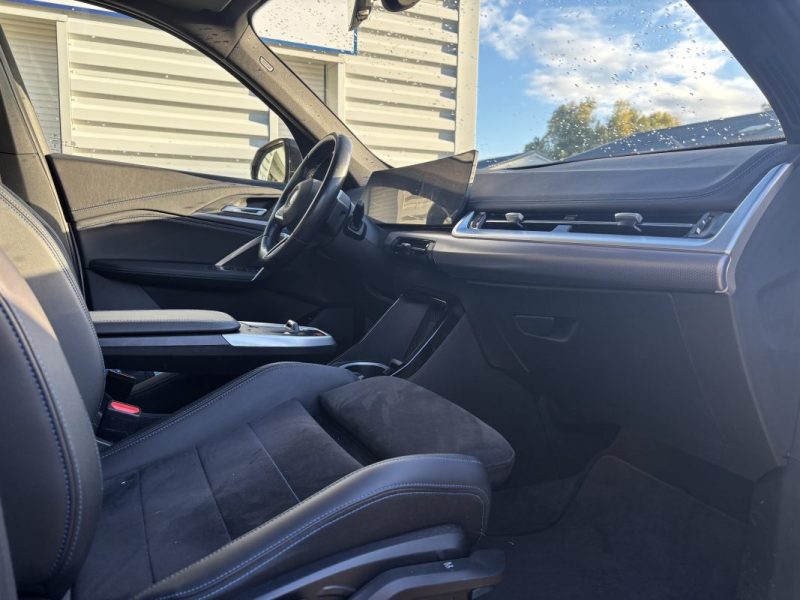 BMW iX1 - EDRIVE 20 - Pack M 2024 - Garantie jusqu'à 48
